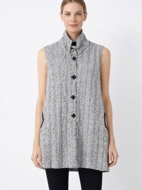 Yushi Ruffle Neck Gingham Textured Tunic Vest Sz L
